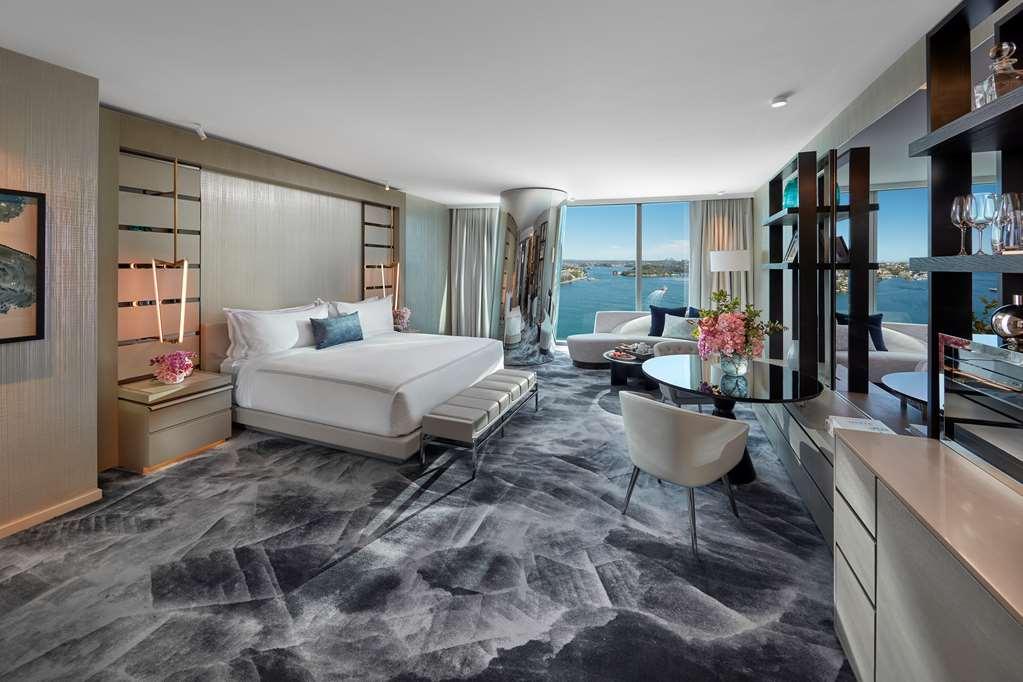 Crown Towers Sydney Hotel Phòng bức ảnh A suite at the hotel