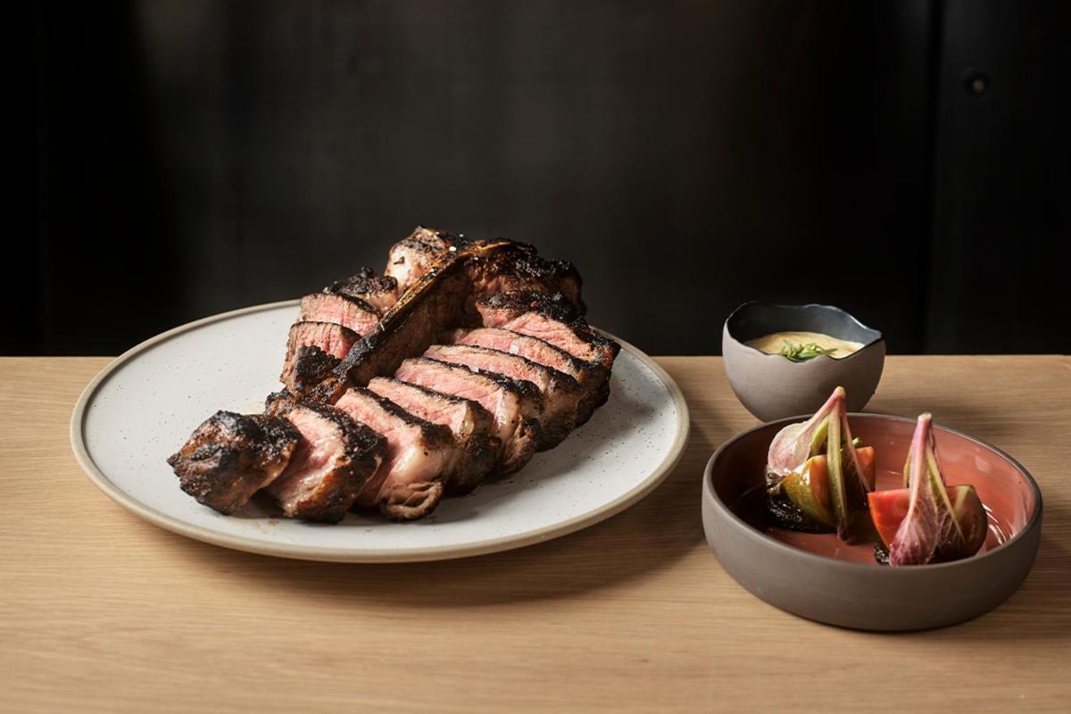 Crown Towers Sydney Hotel Ngoại thất bức ảnh A grilled steak