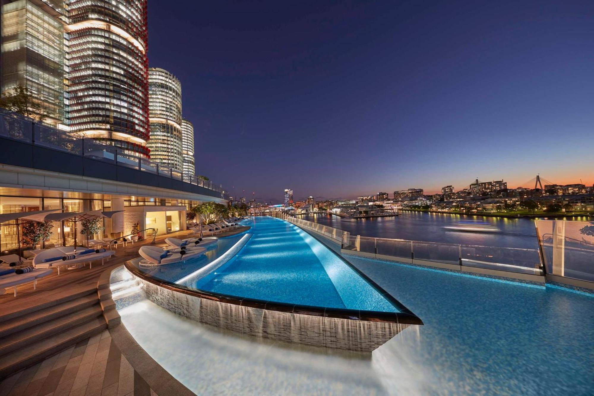 Crown Towers Sydney Hotel Ngoại thất bức ảnh Infinity Pool at The Star Gold Coast